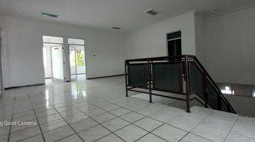 Gambar 2 Ruang Usaha Laweyan Solo disewakan cocok untuk kantor/showroom/gudang