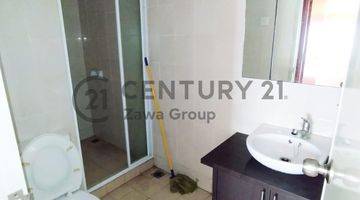 Gambar 4 Dijual Apartemen Sudirman Park Hadap Pool Furnished Lantai Rendah