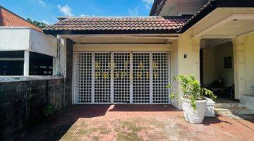 Gambar 2 FOR SALE | Rumah di Menteng - 2 Lantai SHM Marmer Full Furnished