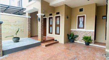 Gambar 2 For Rent At Kemang Modern House Strategic Location