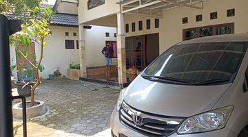 garasi/carport rumah 2 lantai di perumahan
