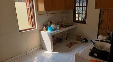 dapur rumah 2 lantai di perumahan