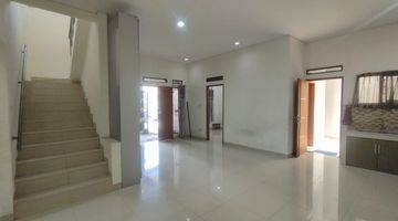 Gambar 1 Rumah Idaman Lingkungan Nyaman 2 Lantai Semi Furnished Di Singgasana Pradana