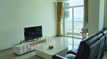 ruang keluarga apartemen sherwood residence penthouse murah