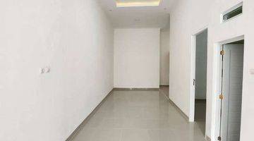 ruang tamu rumah brand new  siap huni