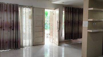 Gambar 2 Hot Listing !  Rumah Hoek 3 Lantai Di Green Court - Cengkareng, Jak-Bar