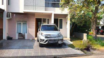 tampak depan rumah hook 2 lt selangkah