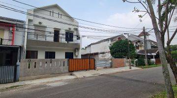 Gambar 3 Rumah Brand New 2 Lantai Di Jak Sel