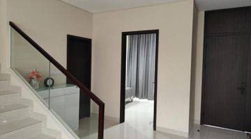 Gambar 2 Dijual rumah mewah full furnish summarecon bandung