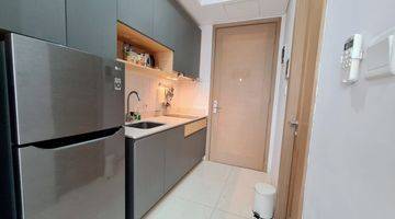 Gambar 3 Diaewakan studio furnish apartemen taman anggrek residences