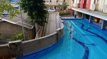 Gambar 5 Apartemen Casablanca East Residence Depan Kolam Renang