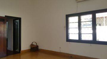 Gambar 5 Rumah Unfurnished Lokasi Tenang , Tidak Ramai , SHM , Menteng 