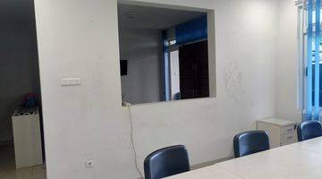 Gambar 2 Ruang Usaha Kantor AC