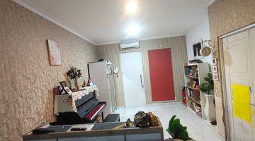 Gambar 2 Rumah Bagus Semi Furnished SHM di Kota Wisata, Jakarta Timur