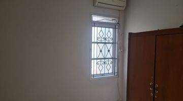 Gambar 5 Rumah 2 Lantai Bagus Semi Furnished SHM di Kota Wisata, Jakarta Timur