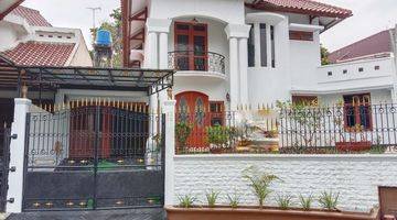 Gambar 1 Rumah  mewah Semi Furnished di Raffles Hills, Jakarta Timur