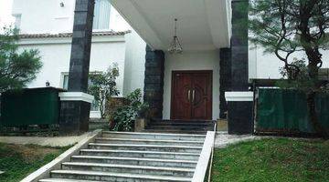 tampak depan dijual villa di di northridge