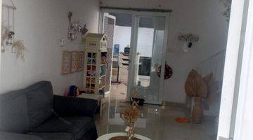 ruang tamu rumah dijual semi furnished  pamulang