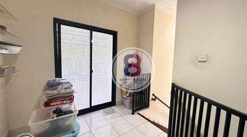 Gambar 4 Rumah di Emerald sektor 9 Tangerang Selatan Bagus 2 Lantai