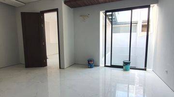 Gambar 4 Rumah Baru Gress Minimalis Stampford Citraland Surabaya Barat, Surabaya