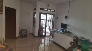 Gambar 1 Rumah Semi Furnished di Taman Holis Indah 1