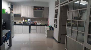 Gambar 5 Rumah Cakep Semi Furnished di Taman Kopo Indah 2