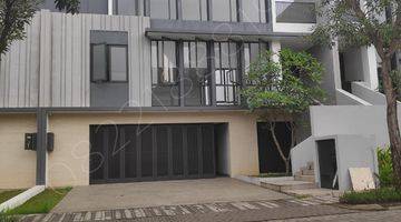 Gambar 1 Dijual Cepat Rumah Lakewood Navapark Depan Taman