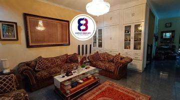ruang tamu rumah di radio dalam kebayoran
