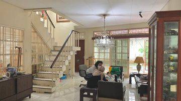 ruang keluarga rumah 2 lantai di cireundeu
