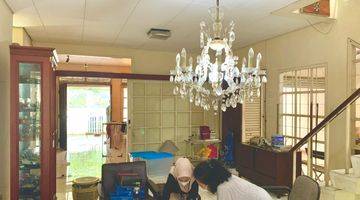 ruang keluarga rumah 2 lantai di cireundeu