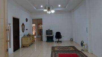 ruang tamu rumah 1,5 lantai dekat sherenia
