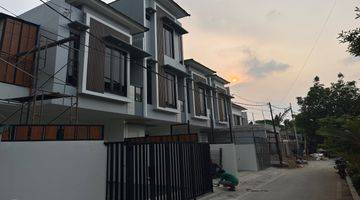 Gambar 2 Rumah Mewah Modern Cempaka Putih Dekat Jalan Letjen Suparpto