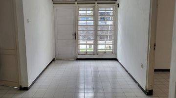 Gambar 4 Rumah di jl . Sindang Asih SHM Butuh Renovasi bandung