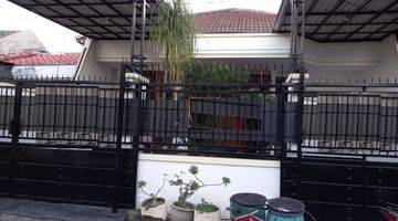 Gambar 1 Dijual Rumah 2 Lantai di Simpang Darmo Permai Selatan, Surabaya