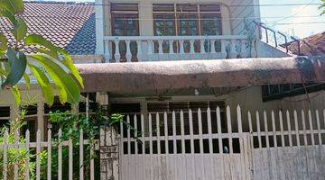 Gambar 1 Rumah Dukuh Kupang Timur, Dukuh Pakis, Surabaya