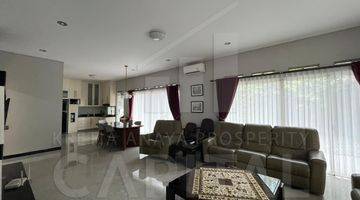 Gambar 1 Rumah Kontrakan Bagus Furnished SHM di Kota Baru Parahyangan, Bandung