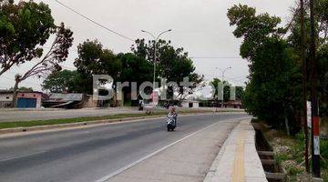 Gambar 3 TANAH LUAS DI PINGGIR JALAN LOKASI STRATEGIS DI KARYA JAYA