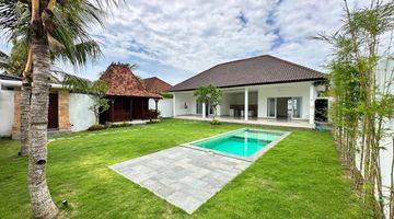 Gambar 2 For rent 3 bedrooms pool villa With Big garden In Central seminyak