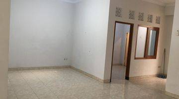 Gambar 4 Dijual 3 + 1 Bedroom Rumah di Jl. Tebet Barat Dalam 8