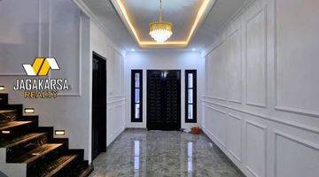 Gambar 5 For Sale 4 + 2 Bedroom House in Jagakarsa