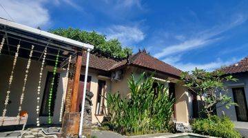 Gambar 1 A beautiful Joglo House with spasios living room in the heart of Ubud . Furnished