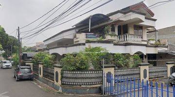 Gambar 1 Rumah Hoek 2 Lantai Luas 313m2 Type 4+1kt di Kebon Jeruk Jakarta Barat