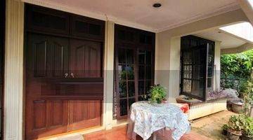 Gambar 2 Rumah Hoek 2 Lantai Luas 313m2 Type 4+1kt di Kebon Jeruk Jakarta Barat