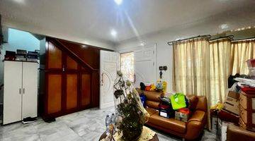 Gambar 3 Unit Rapi 10x20 Lt 1 Sangat Luas, Full Bangunan, Rumah di Muara Karang