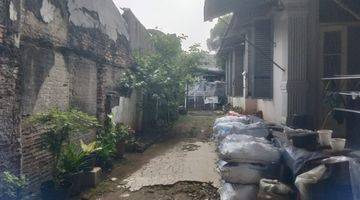 Gambar 5 Di  Rumah Tua Hitung Tanah di  Jl.Raden Saleh Raya Jakarta Pusat