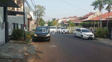 Gambar 4 Rumah Hitung Tanah Di Dekat Galaxy Mall