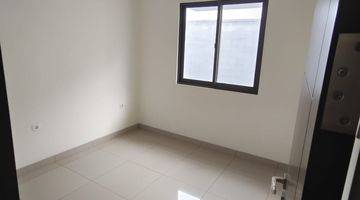 Gambar 3 Rumah 2 Lantai Unfurnished di Summarecon Bandung, Bandung