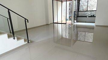 Gambar 1 Rumah 2 Lantai Bagus Unfurnished di Lalangbuana Singgasana Bandung, Bandung