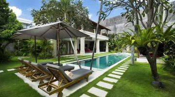 Gambar 4 Balinese building art design and a mixture of modern design villa in seminyak, bali For Sale