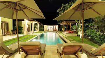 Gambar 1 Balinese building art design and a mixture of modern design villa in seminyak, bali For Sale